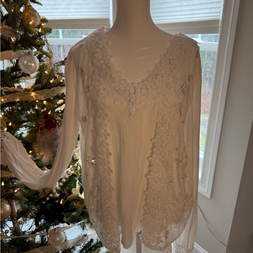 POL White Floral Lace Blouse